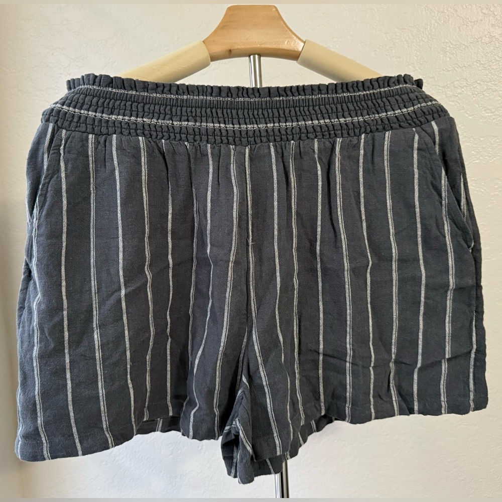 5 for $20 Deal- Universal Thread Gray Striped Pull On Pocket Shorts- Size XS